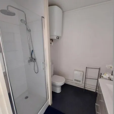 Apt With Pool Balcony Near The Port *
