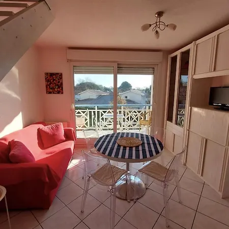 Apt With Pool Balcony Near The Port Appartement Andernos-les-Bains